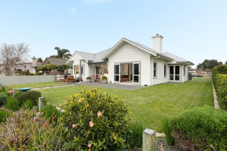 Photo of property in 18 Sovereign Drive, Papamoa Beach, Papamoa, 3118
