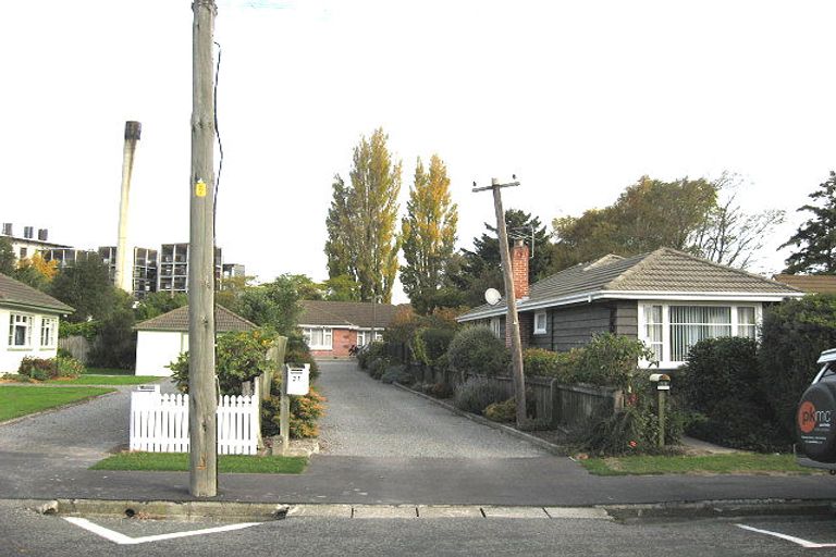 Photo of property in 21 Montana Avenue, Ilam, Christchurch, 8041