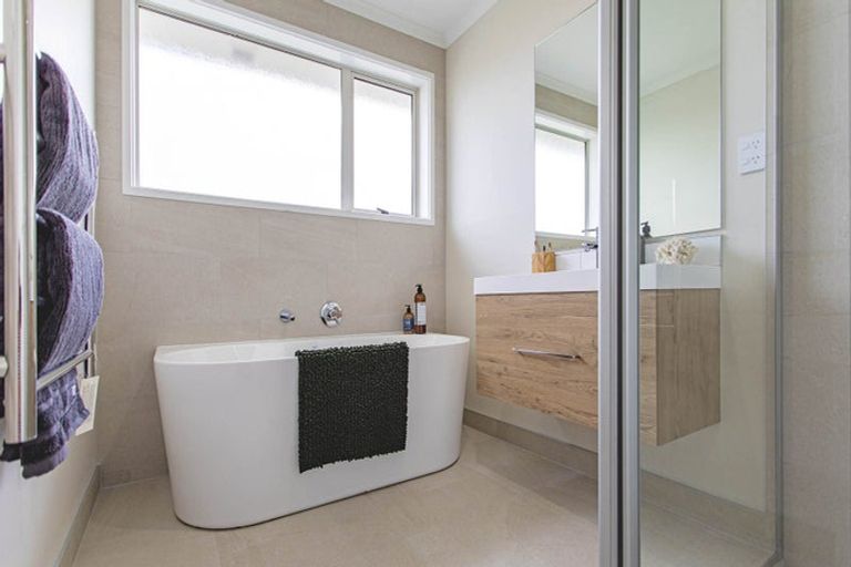 Photo of property in 63 Oceania Sands Way, Papamoa Beach, Papamoa, 3118