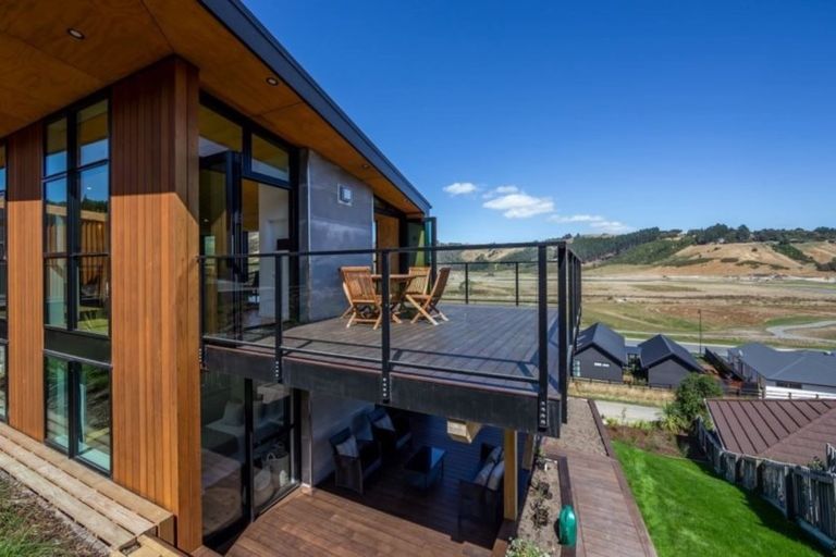 Photo of property in 8 Jahan Lane, Cashmere, Christchurch, 8022