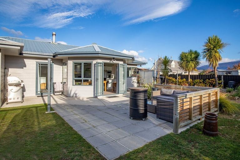 Photo of property in 6 Albert Drive, Clyde, 9330