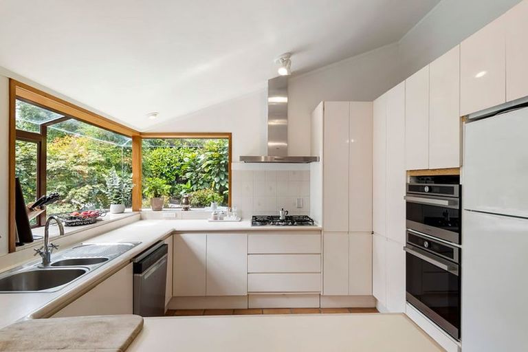 Photo of property in 20 Barlow Place, Chatswood, Auckland, 0626