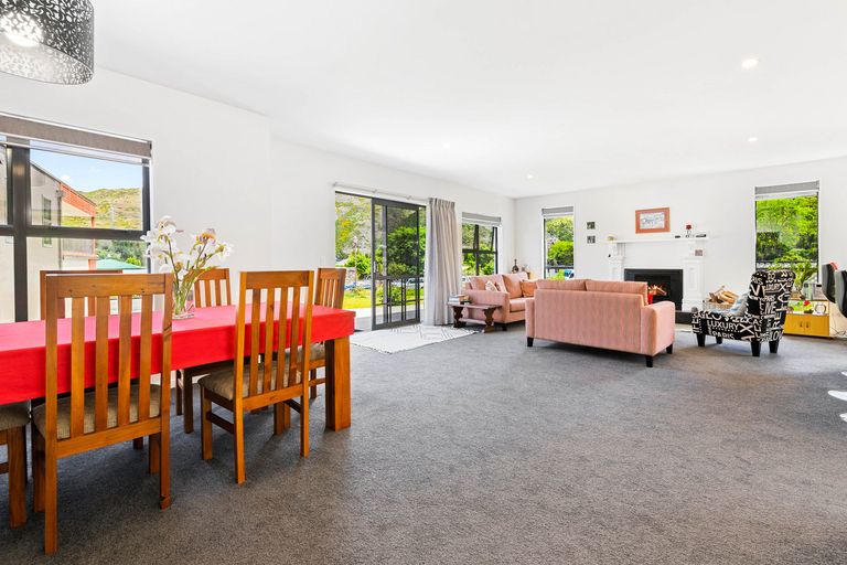 Photo of property in 15 Holloway Street, Clyde, 9330