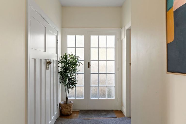 Photo of property in 82 Mortimer Terrace, Brooklyn, Wellington, 6021