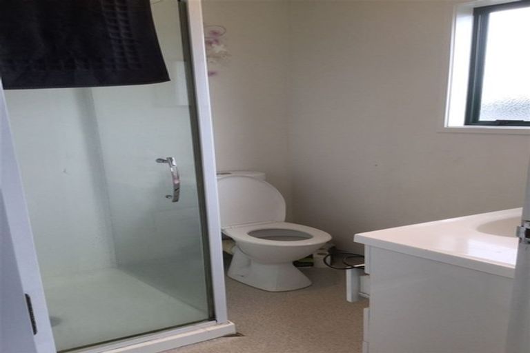 Photo of property in 1/1 Briar Way, New Lynn, Auckland, 0600