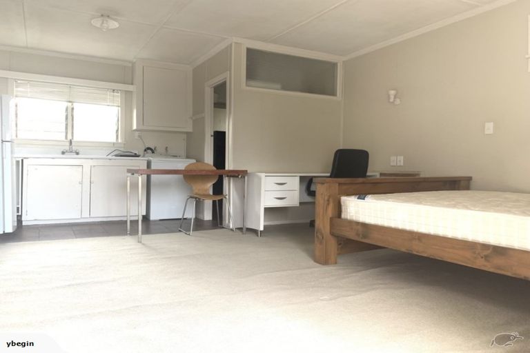 Photo of property in 177 Coronation Road, Hillcrest, Auckland, 0627