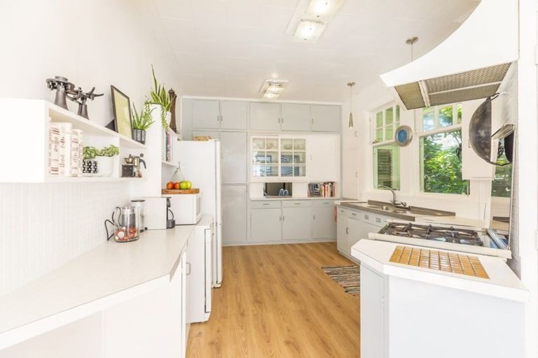 Photo of property in 225 Marine Parade, Seatoun, Wellington, 6022