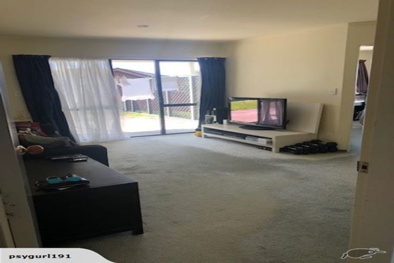 Photo of property in 26 Ashton Fitchett Drive, Brooklyn, Wellington, 6021