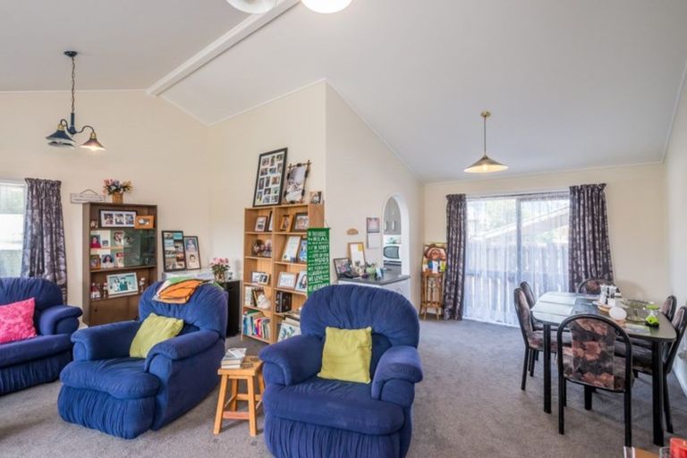 Photo of property in 8a Elder Grove, Paraparaumu, 5032