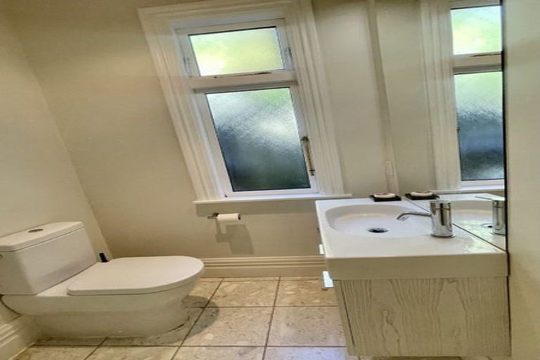 Photo of property in 7 Paisley Terrace, Karori, Wellington, 6012