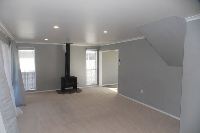 Photo of property in 9 Paradise Place, Milson, Palmerston North, 4414