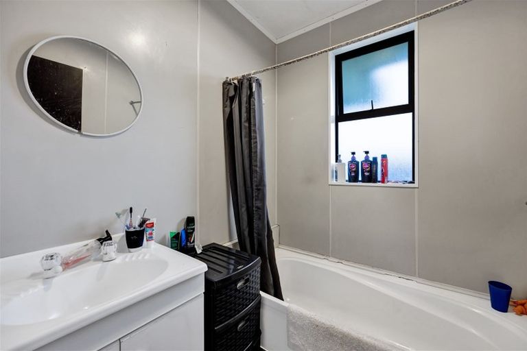 Photo of property in 25 Grey Street, Normanby, Hawera, 4614