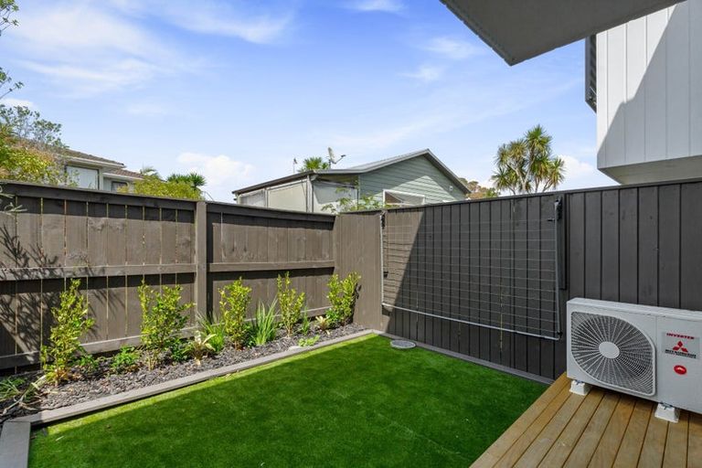 Photo of property in 6/13 Fairdale Place, Birkdale, Auckland, 0626
