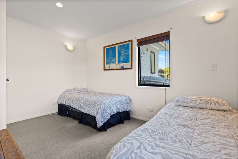 Photo of property in 26 Stratford Drive, Cable Bay, 0420