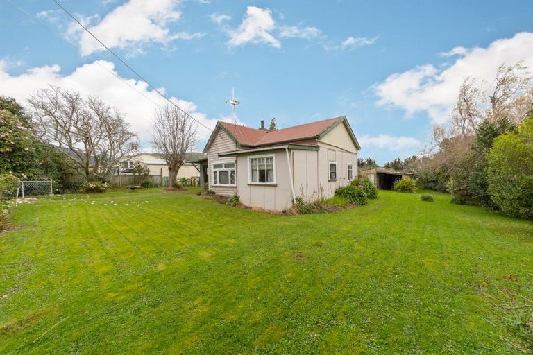 Photo of property in 34 Tokomaru East Road, Tokomaru, Palmerston North, 4474