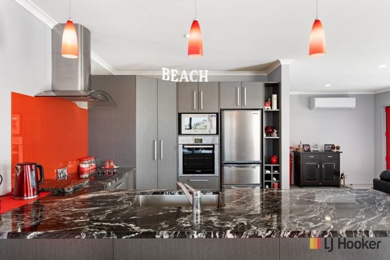 Photo of property in 19 Reel Road, Athenree, Waihi Beach, 3611