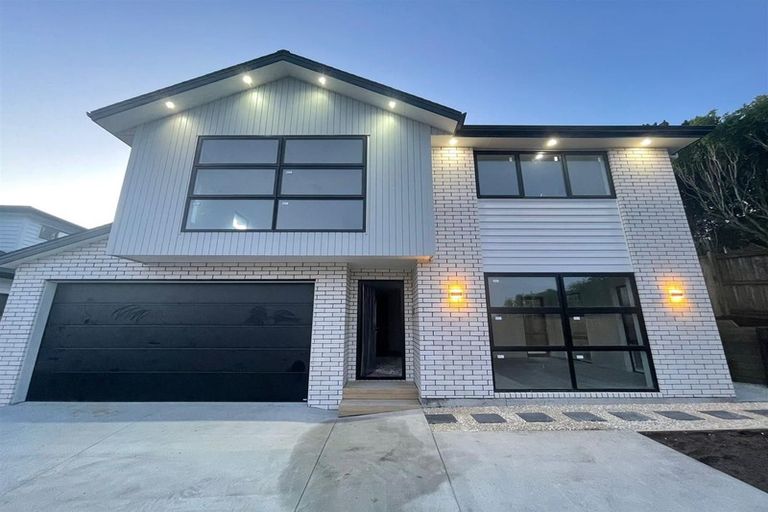 Photo of property in 11 Tawapou Close, Massey, Auckland, 0614