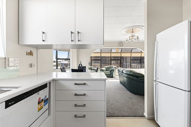 Photo of property in 504 Devon Street East, Strandon, New Plymouth, 4312