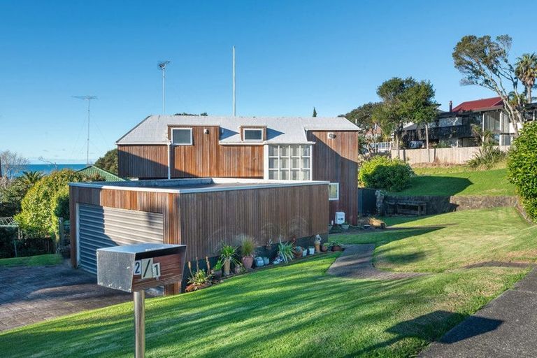 Photo of property in 2/1 Argyle Road, Browns Bay, Auckland, 0630