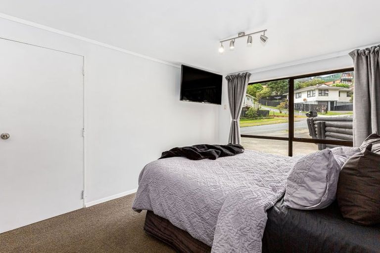 Photo of property in 35 Omapere Street, Whitby, Porirua, 5024