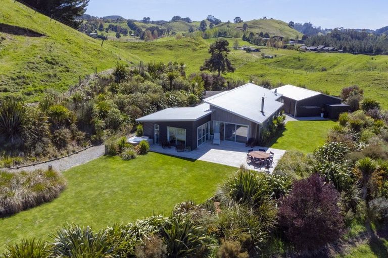 Photo of property in 550 Whangamata Road, Kinloch, Taupo, 3377