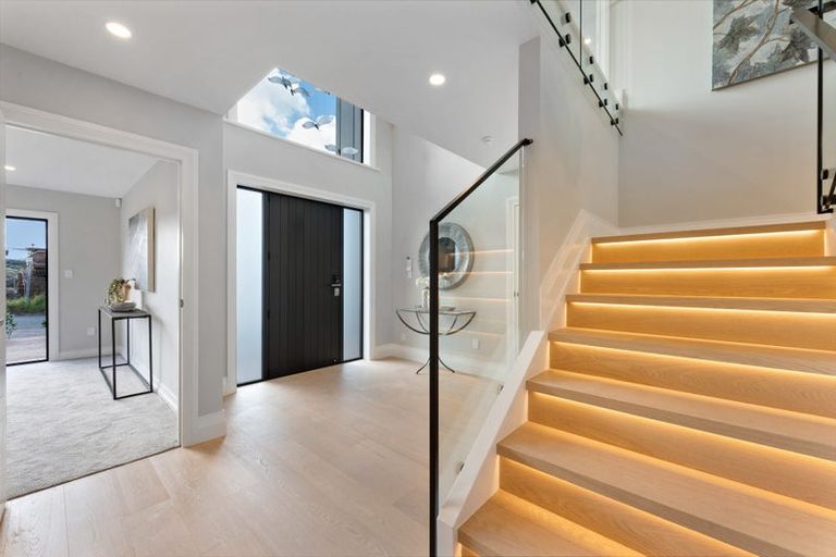 Photo of property in 9 Halcyon Bay Lane, Wainui, 0992