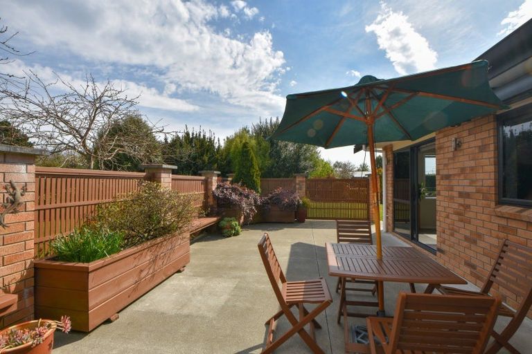 Photo of property in 5 The Glade, Carterton, 5713