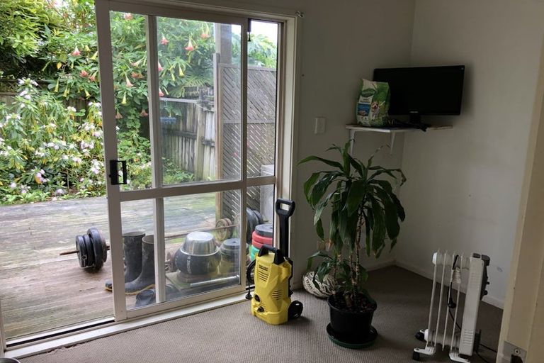 Photo of property in 6/4 Keeling Road, Henderson, Auckland, 0612