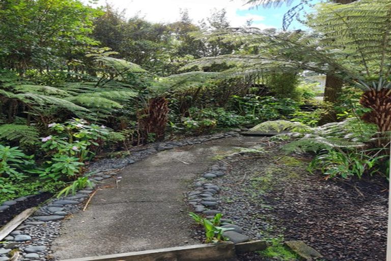 Photo of property in 71 Coulter Road, Henderson Valley, Auckland, 0614