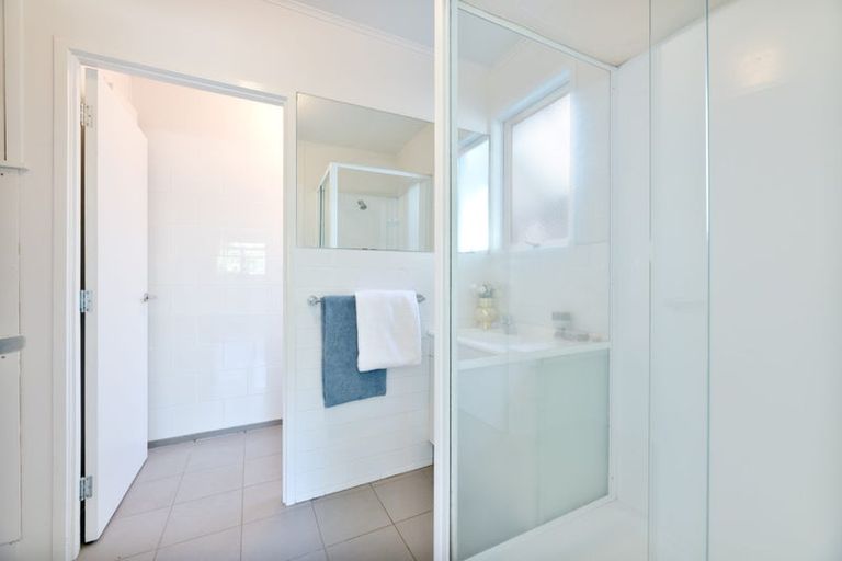 Photo of property in 2/45 Cron Avenue, Te Atatu South, Auckland, 0610