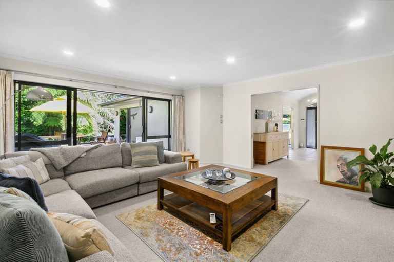 Photo of property in 227 Heta Road, Merrilands, New Plymouth, 4312