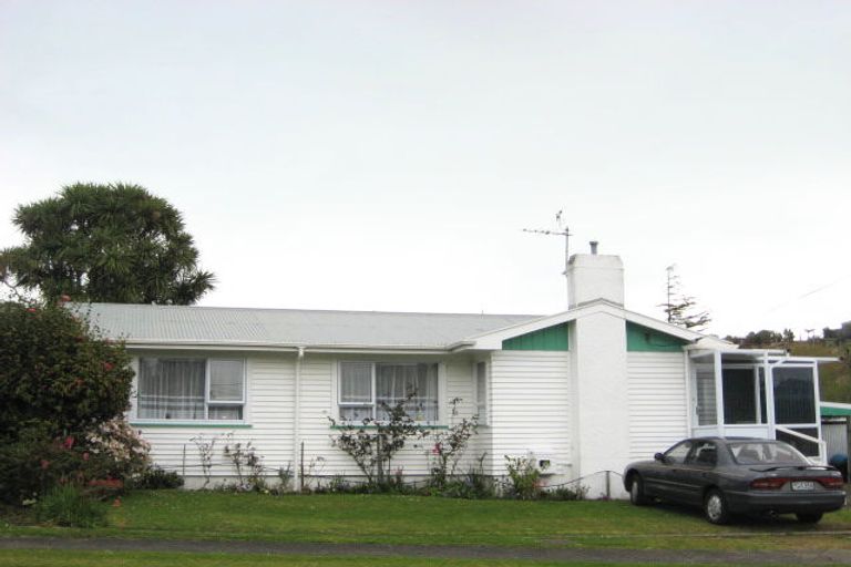 Photo of property in 30 Oranga Street, Marfell, New Plymouth, 4310