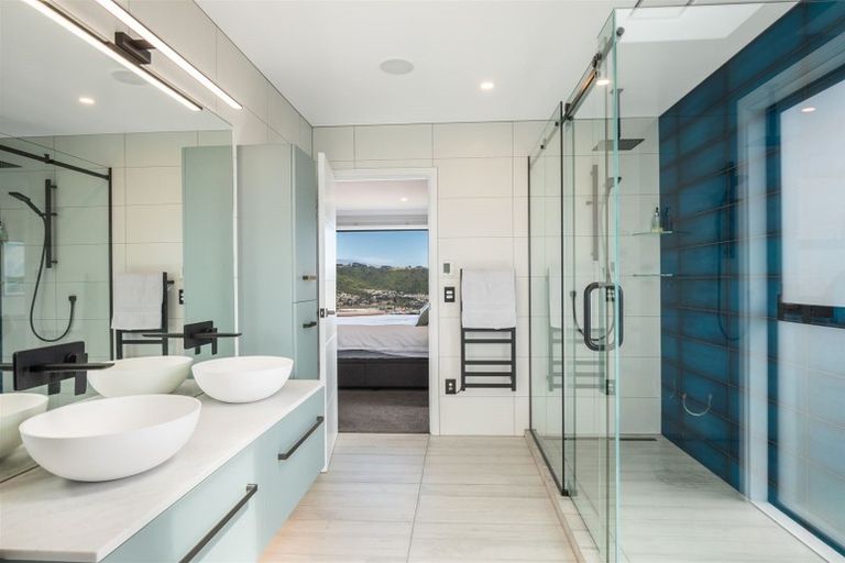 Photo of property in 4 Rotorua Grove, Aotea, Porirua, 5024