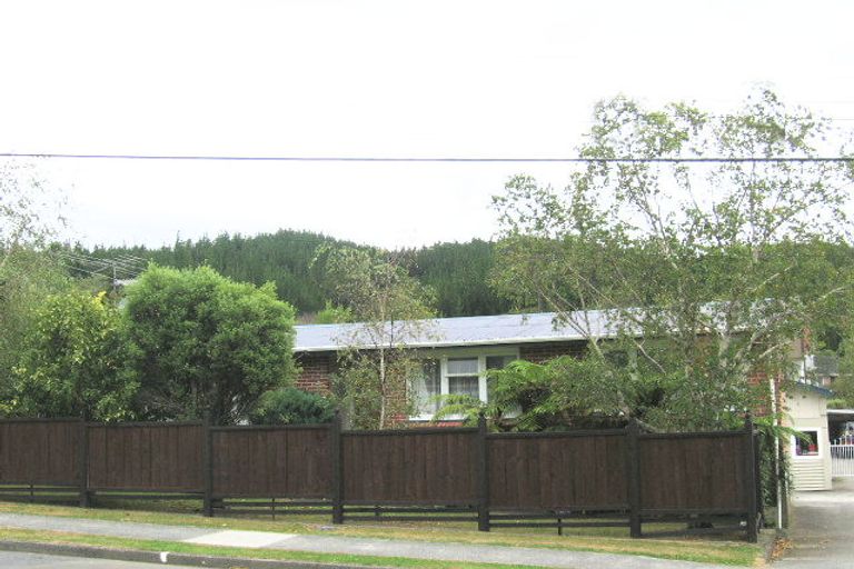 Photo of property in 16 Norana Road, Maoribank, Upper Hutt, 5018