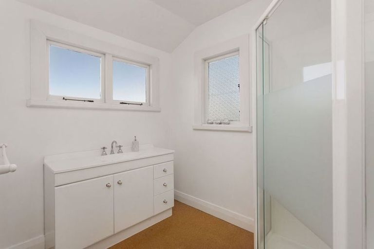 Photo of property in 112 Knowles Street, St Albans, Christchurch, 8052