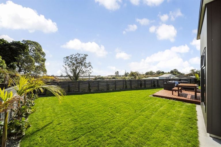 Photo of property in 2 Piper Way, Glen Avon, New Plymouth, 4312