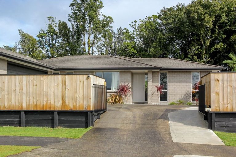 Photo of property in 396 Mangorei Road, Highlands Park, New Plymouth, 4312