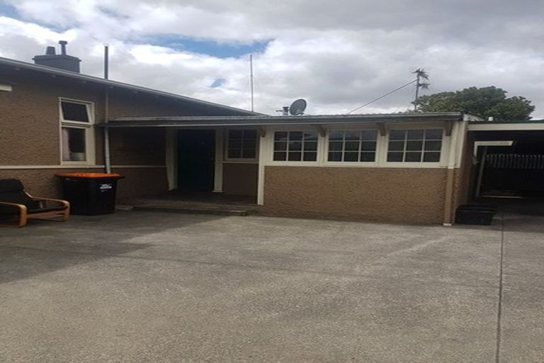 Photo of property in 146 Featherston Street, Palmerston North, 4410