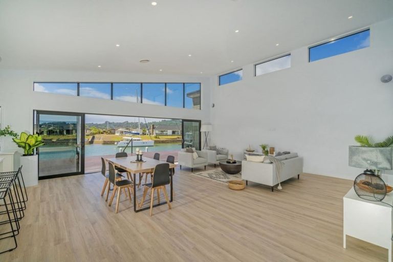 Photo of property in 14 Lady Jocelyn Place, Whitianga, 3510