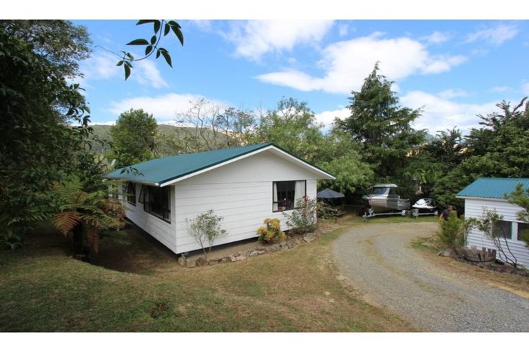 Photo of property in 22 Main Road, Havelock, 7100