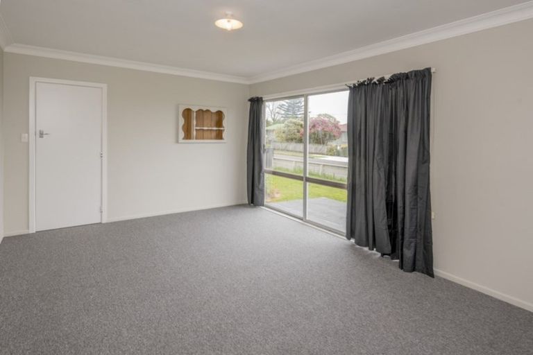 Photo of property in 24 Ferguson Street, Levin, 5510
