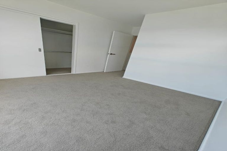 Photo of property in 150 Mcleod Road, Te Atatu South, Auckland, 0610