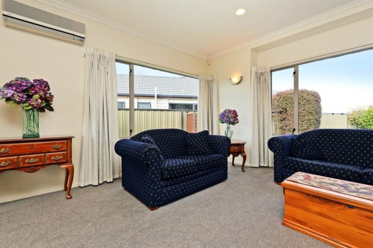 Photo of property in 6 Rosehill Way, Taradale, Napier, 4112