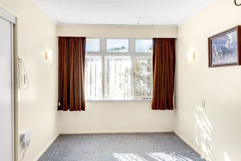 Photo of property in 67 Russell Street, Westport, 7825