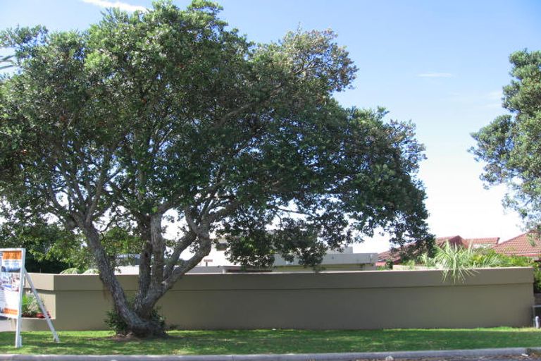 Photo of property in 26 Sharon Road, Waiake, Auckland, 0630