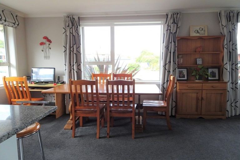 Photo of property in 1 Loris Place, Karoro, Greymouth, 7805