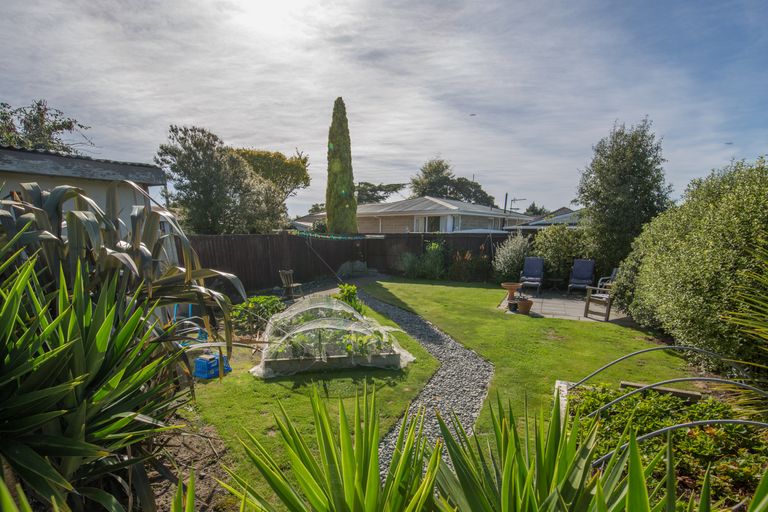 Photo of property in 114 Bower Avenue, New Brighton, Christchurch, 8083