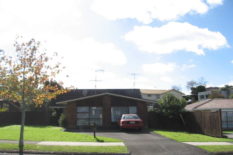 Photo of property in 27 Beechdale Crescent, Pakuranga Heights, Auckland, 2010