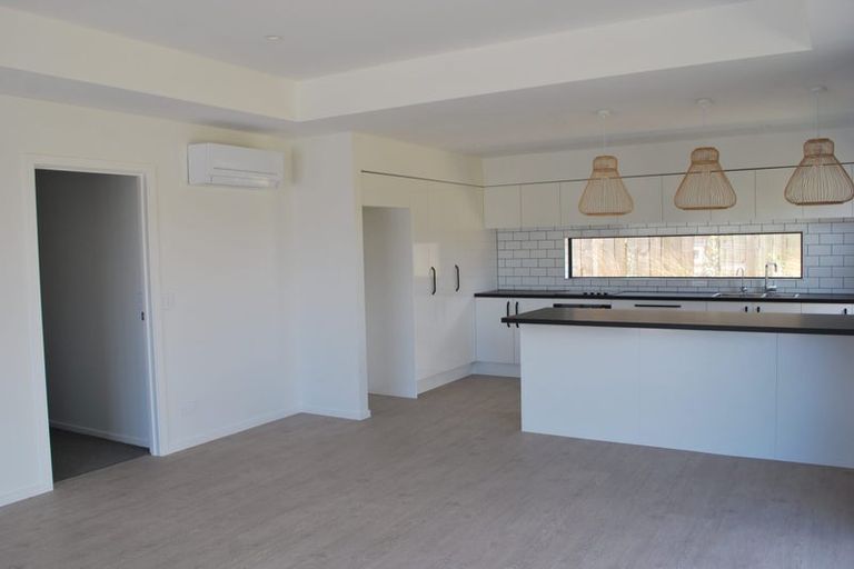 Photo of property in 41 Shepherd Road, Jacks Point, Queenstown, 9371