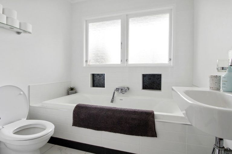 Photo of property in 2 Glen Lynne Avenue, Queenwood, Hamilton, 3210